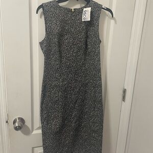 NWT Elegant Calvin Klein Size 4 Black and White Sleeveless Dress